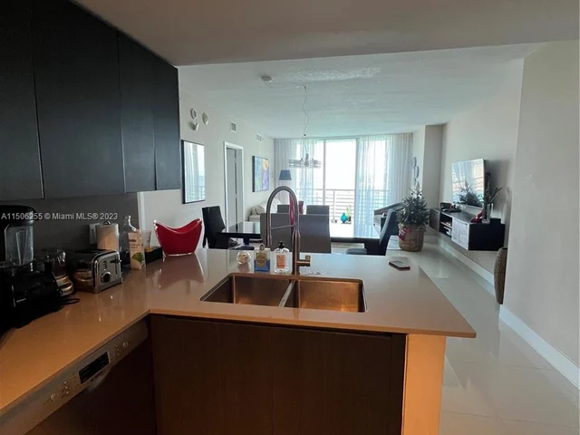 335 S Biscayne Blvd # 2712, Miami FL 33131