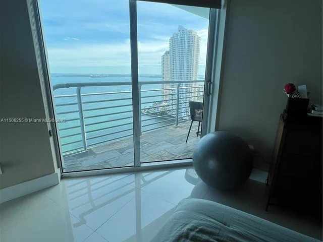 335 S Biscayne Blvd # 2712, Miami FL 33131
