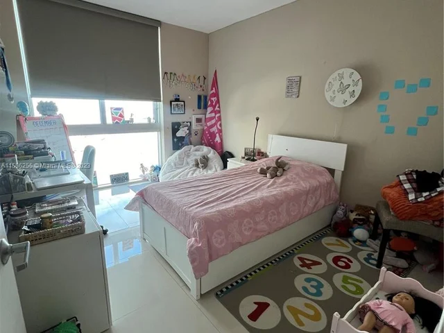 335 S Biscayne Blvd # 2712, Miami FL 33131