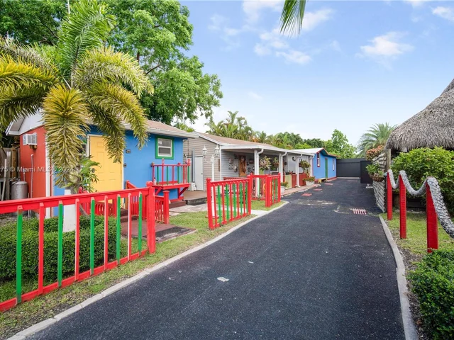 12600 SW 45th St, Miami FL 33175