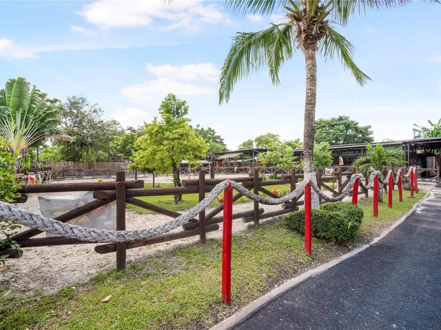 12600 SW 45th St, Miami FL 33175