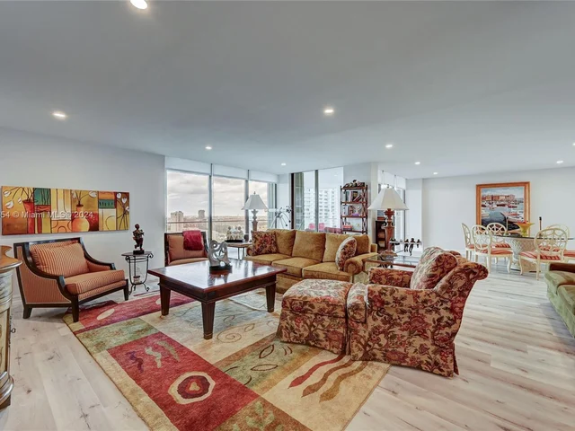 19707 Turnberry Way # 26K, Aventura FL 33180