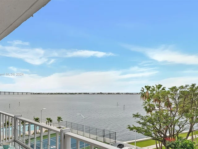 200 SE 15th Rd # 6J, Miami FL 33129