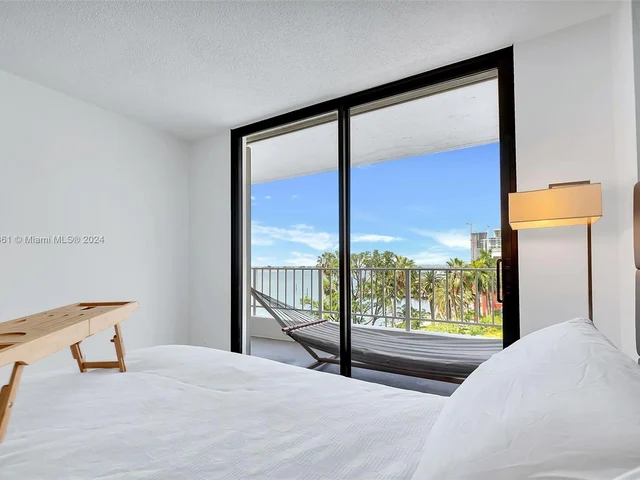 200 SE 15th Rd # 6J, Miami FL 33129