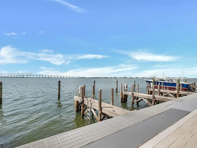 200 SE 15th Rd # 6J, Miami FL 33129