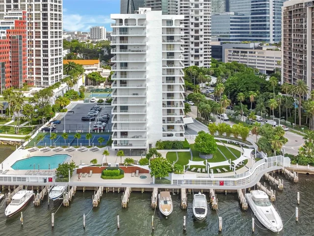 200 SE 15th Rd # 6J, Miami FL 33129