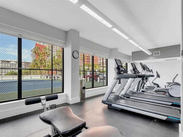 200 SE 15th Rd # 6J, Miami FL 33129