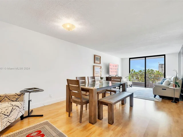 200 SE 15th Rd # 6J, Miami FL 33129