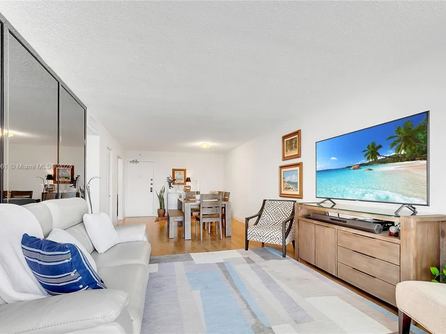 200 SE 15th Rd # 6J, Miami FL 33129