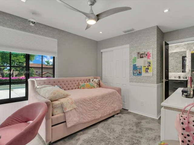 23496 Mirabella Cir S, Boca Raton FL 33433