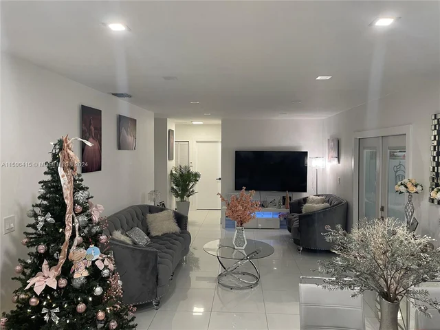 3970 NW 174th St, Miami Gardens FL 33055