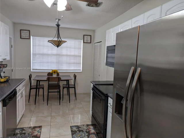 4550 NW 43rd St, Lauderdale Lakes FL 33319