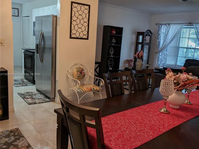 4550 NW 43rd St, Lauderdale Lakes FL 33319