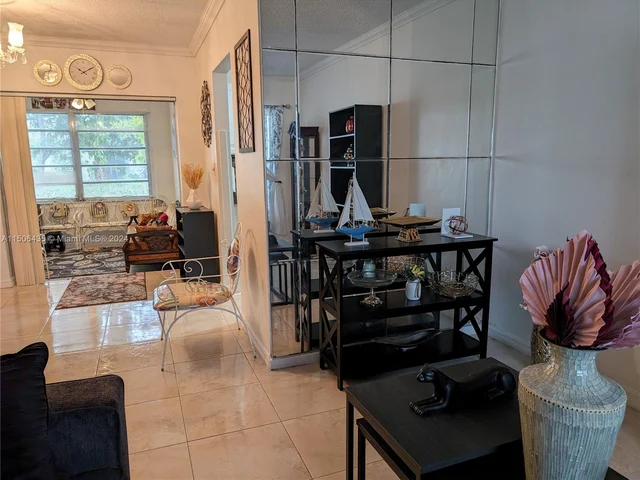 4550 NW 43rd St, Lauderdale Lakes FL 33319