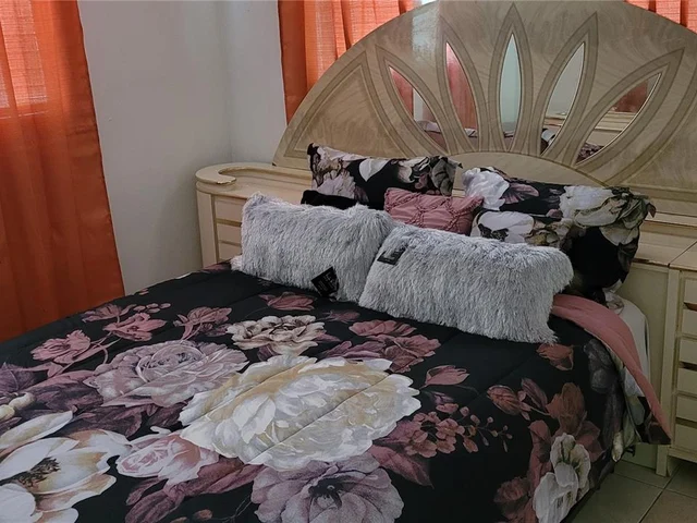 4550 NW 43rd St, Lauderdale Lakes FL 33319