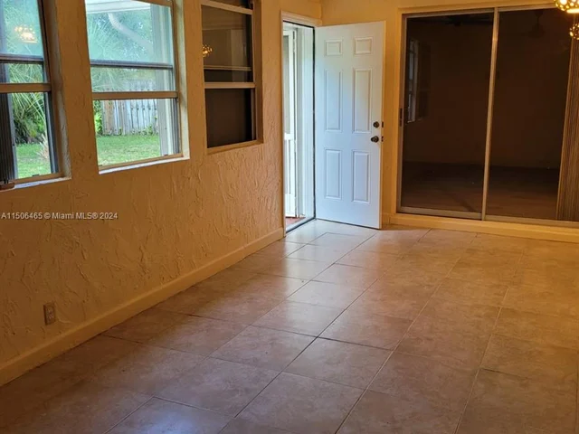 9039 NW 21st Ct, Coral Springs FL 33071