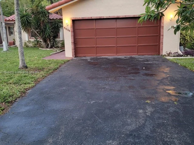 9039 NW 21st Ct, Coral Springs FL 33071