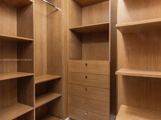 900 Brickell Key BL # 1905, Miami FL 33131