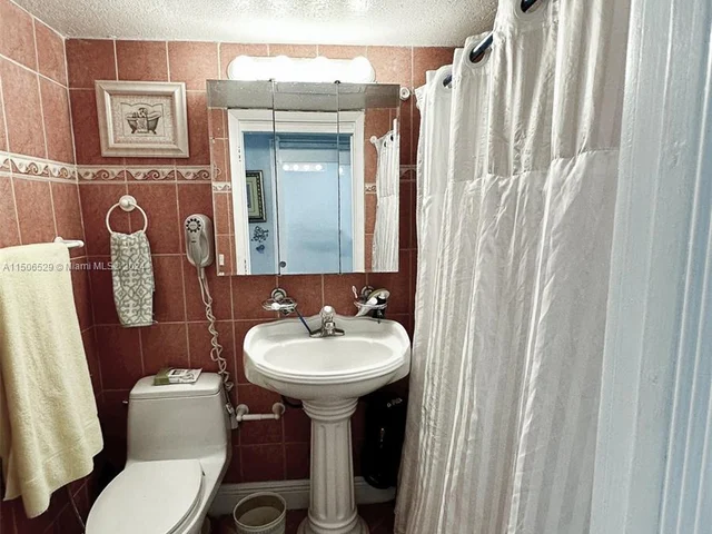 6345 Collins Ave # 435, Miami Beach FL 33141