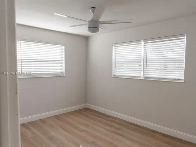 7571 Eaton St, Hollywood FL 33024