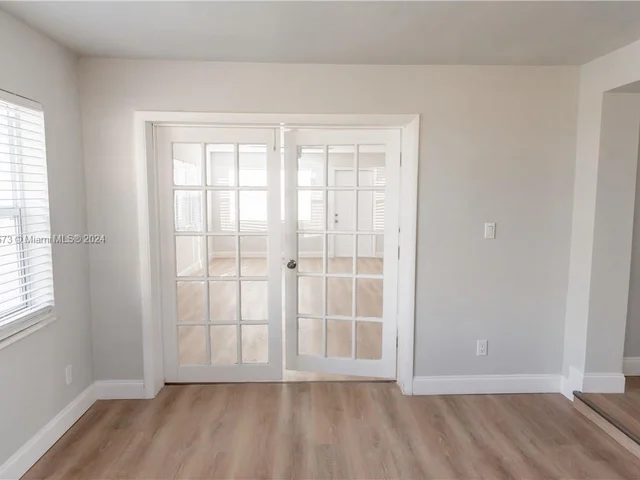 7571 Eaton St, Hollywood FL 33024