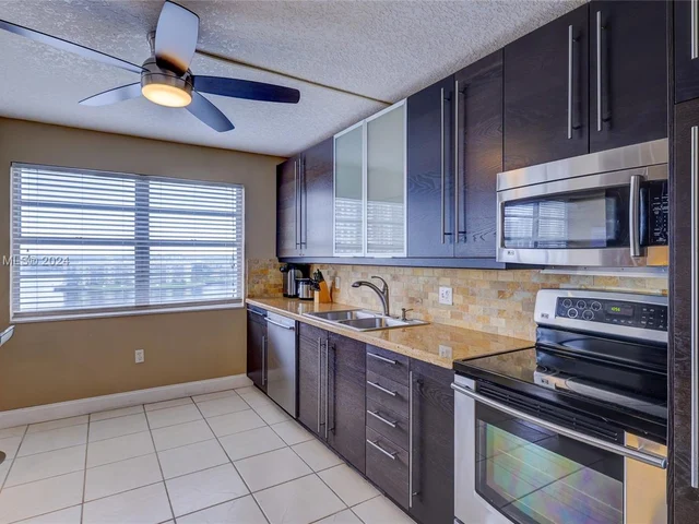 2851 NE 183rd St # 817E, Aventura FL 33160