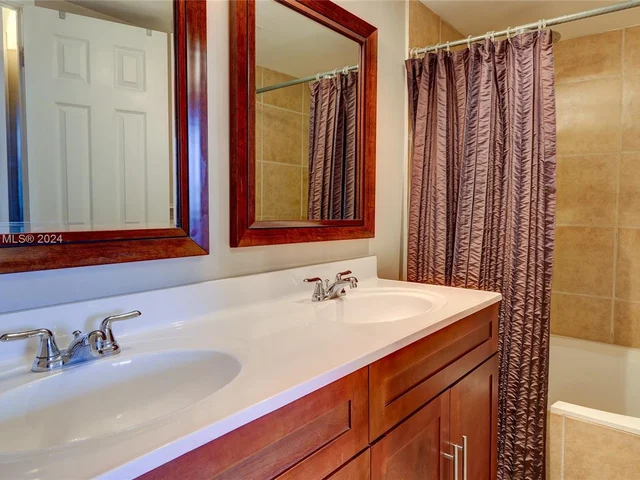 2851 NE 183rd St # 817E, Aventura FL 33160