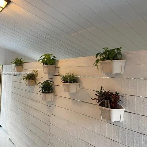 752 NW 24th Ct REAR, Miami FL 33125