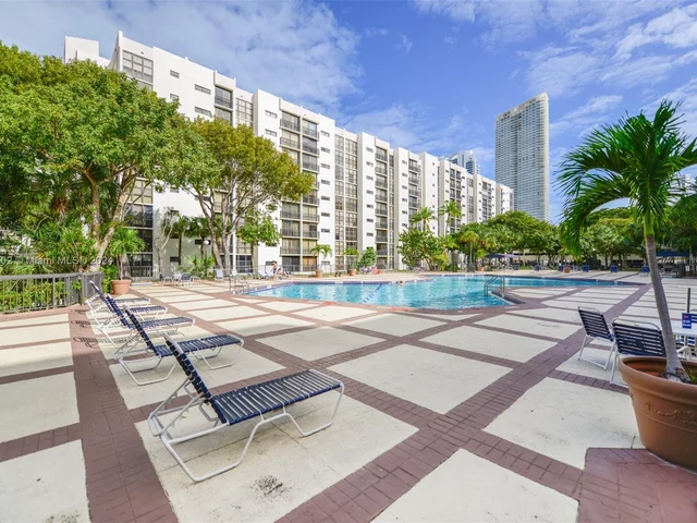 17021 N Bay Rd # 808, Sunny Isles Beach FL 33160