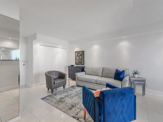 17021 N Bay Rd # 808, Sunny Isles Beach FL 33160