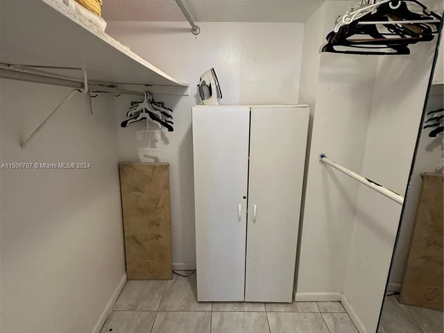 1825 S Ocean Dr # 704, Hallandale Beach FL 33009