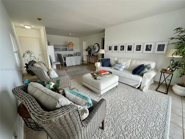 575 Crandon Blvd # 702, Key Biscayne FL 33149