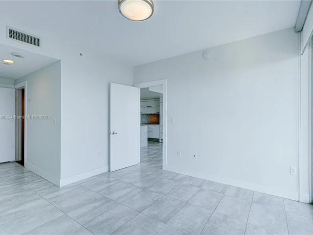 900 Biscayne Blvd # 1704, Miami FL 33132