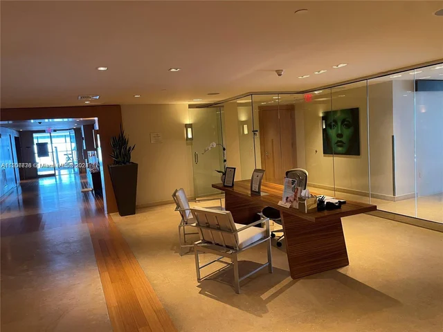 900 Biscayne Blvd # 1704, Miami FL 33132