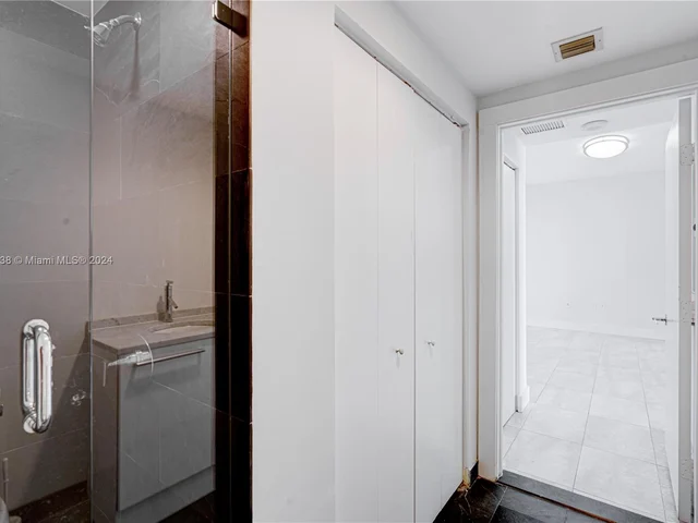 900 Biscayne Blvd # 1704, Miami FL 33132