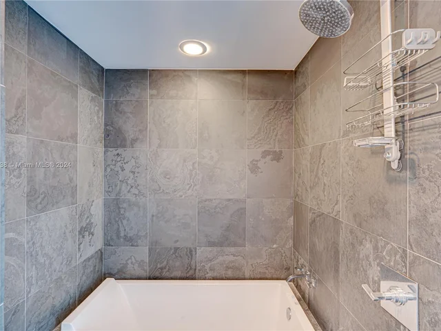 900 Biscayne Blvd # 1704, Miami FL 33132