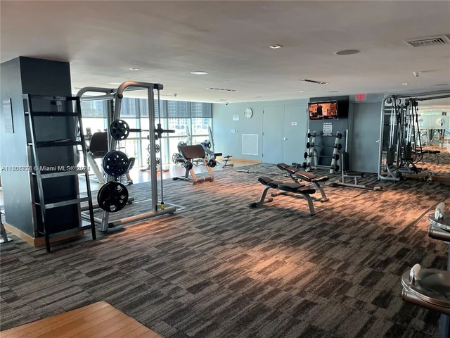 900 Biscayne Blvd # 1704, Miami FL 33132