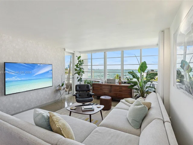 1670 Lincoln Ct, Miami Beach FL 33139