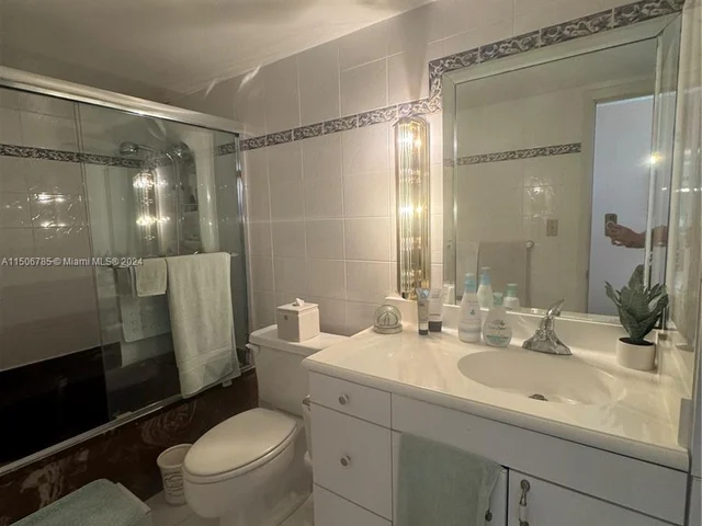 400 Leslie Dr # 1122, Hallandale Beach FL 33009