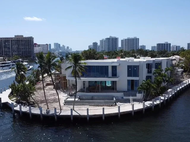 501 Palm Dr, Hallandale Beach FL 33009