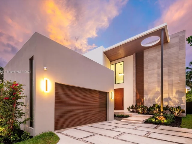 3172 N Bay Rd, Miami Beach FL 33140