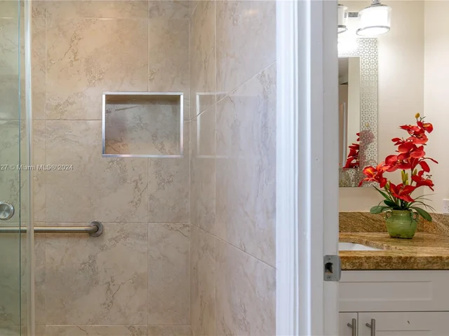 7705 Abbott Ave # 408, Miami Beach FL 33141