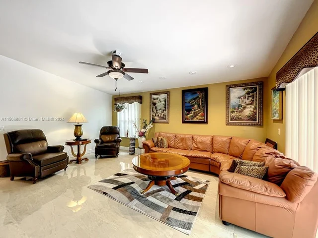 1038 NE 204th Ln # G, Miami FL 33179