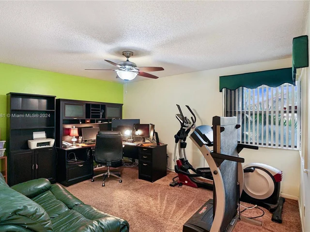 1038 NE 204th Ln # G, Miami FL 33179