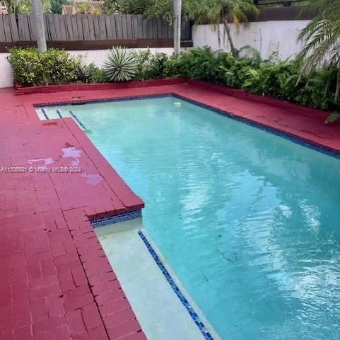 1038 NE 204th Ln # G, Miami FL 33179