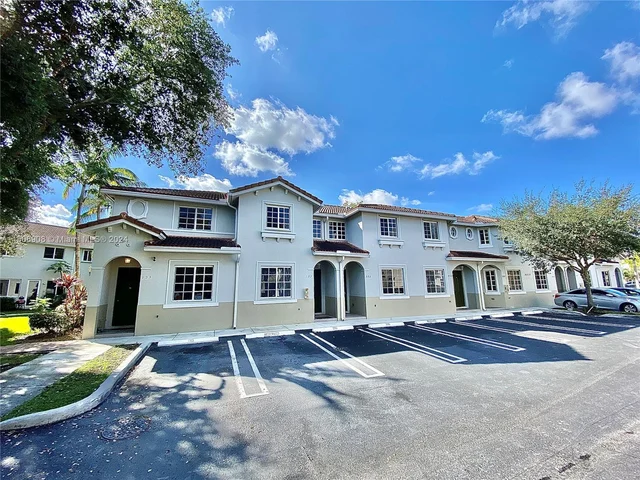 21111 NW 14th Pl # 33, Miami Gardens FL 33169