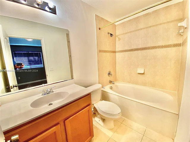 21111 NW 14th Pl # 33, Miami Gardens FL 33169