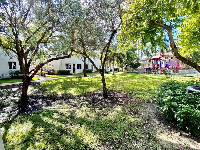 21111 NW 14th Pl # 33, Miami Gardens FL 33169