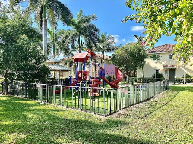 21111 NW 14th Pl # 33, Miami Gardens FL 33169