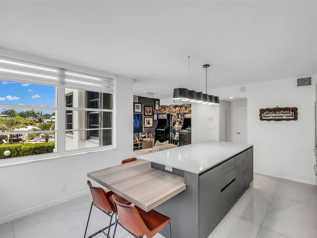 5660 Collins Ave # 2A, Miami Beach FL 33140